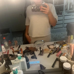 Tröja  - Jätte skön kortärmad tröja, pris kan diskuteras! 