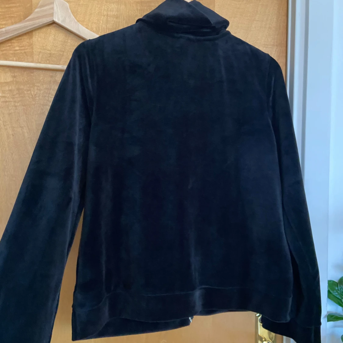 Svart velourjacka från Lindex M - 2