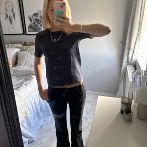 Mörk blå t-shirt - Snygg tshirt 