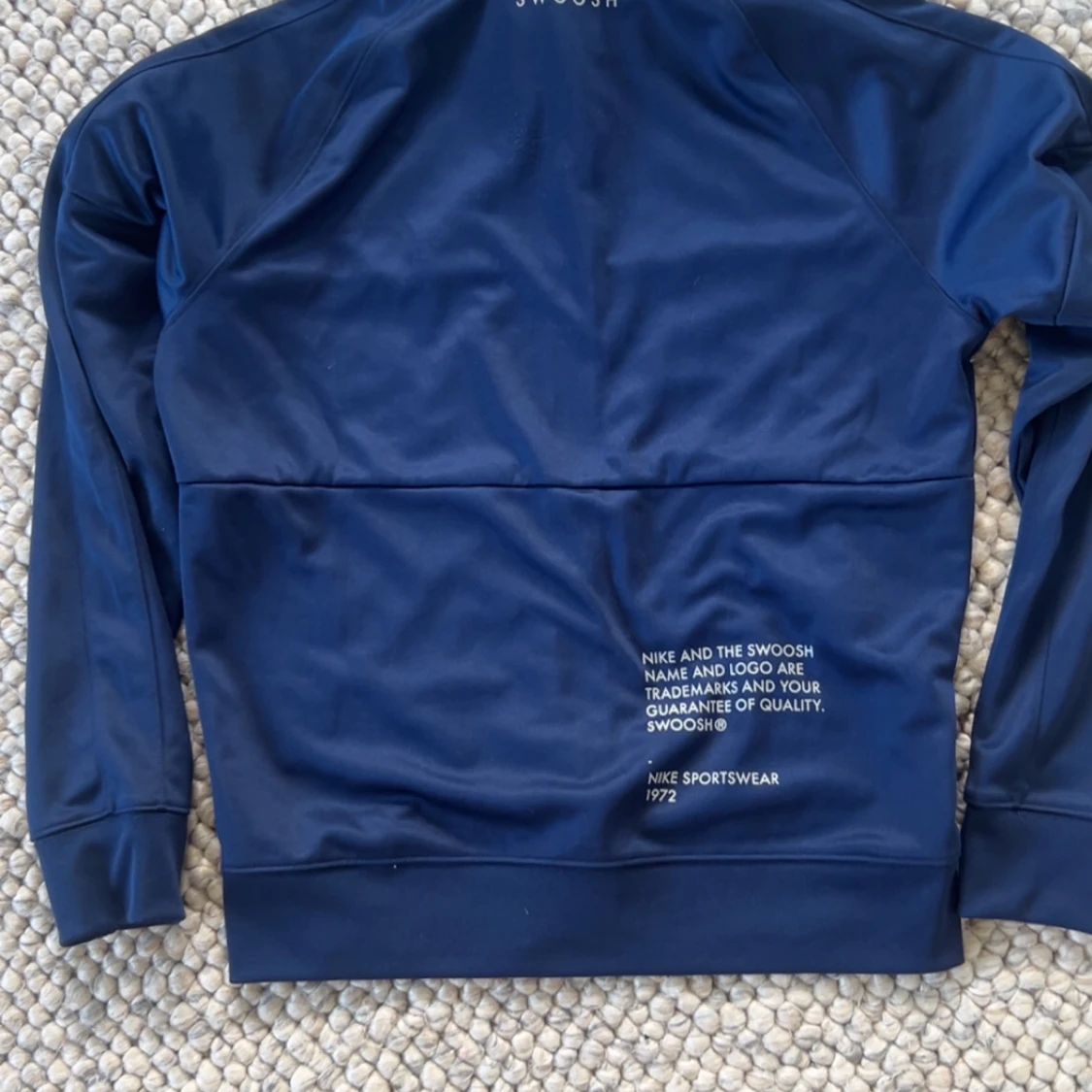 Blå Nike Swoosh tröja med dragkedja oanvänd  - 2