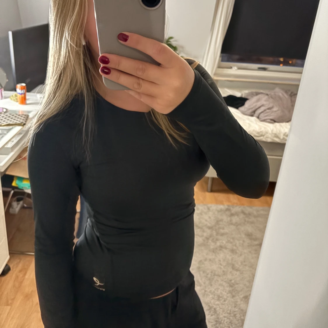 Svart långärmad träningströja