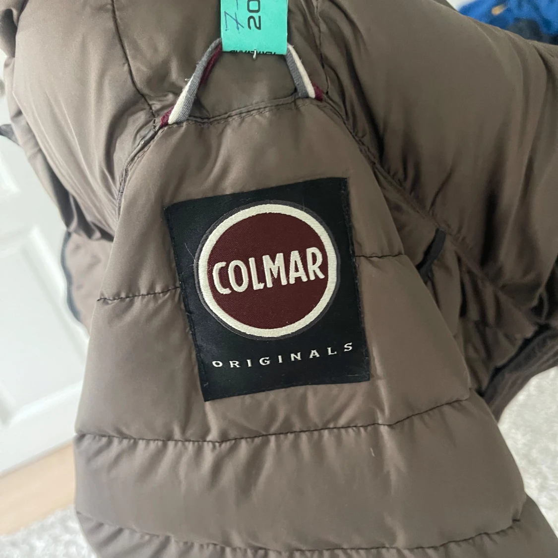 Svart dunjacka från Colmar med huva - 4