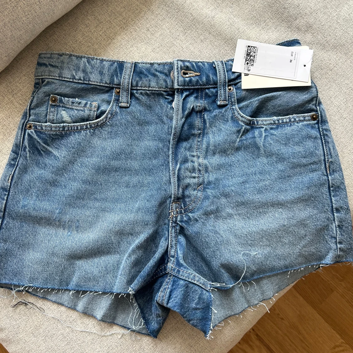 Blå jeansshorts från H&M