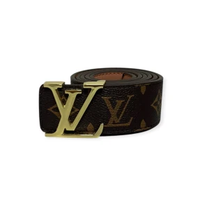Louis Vuitton Bälte  - Helt nytt aldrig använt. Storlek 110cm. Kan frakta eller mötas i Stockholm. Postar inom 24 timmar