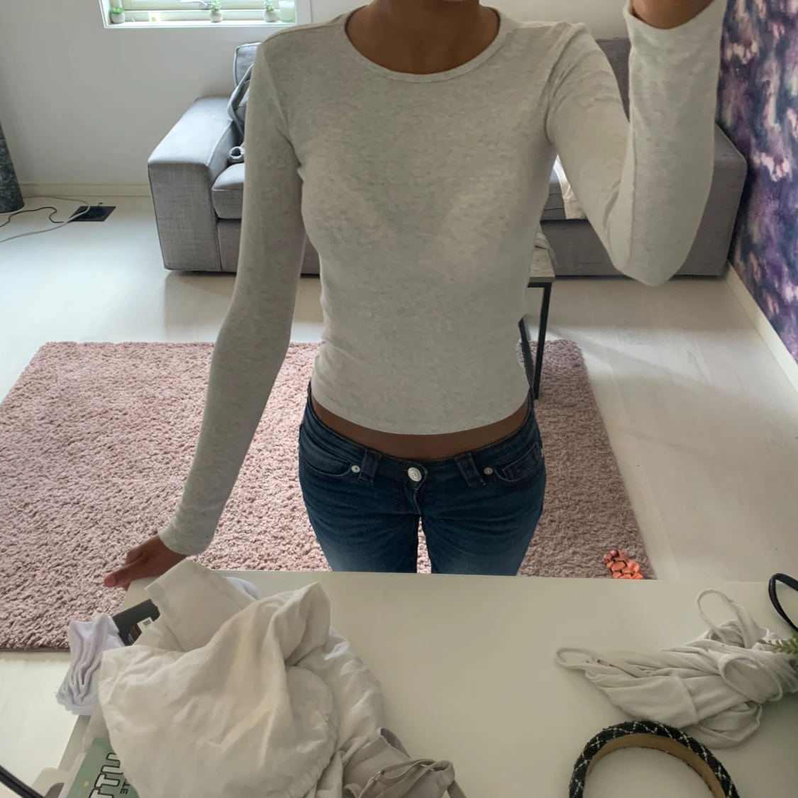 Ljusgrå tight långärmad tröja