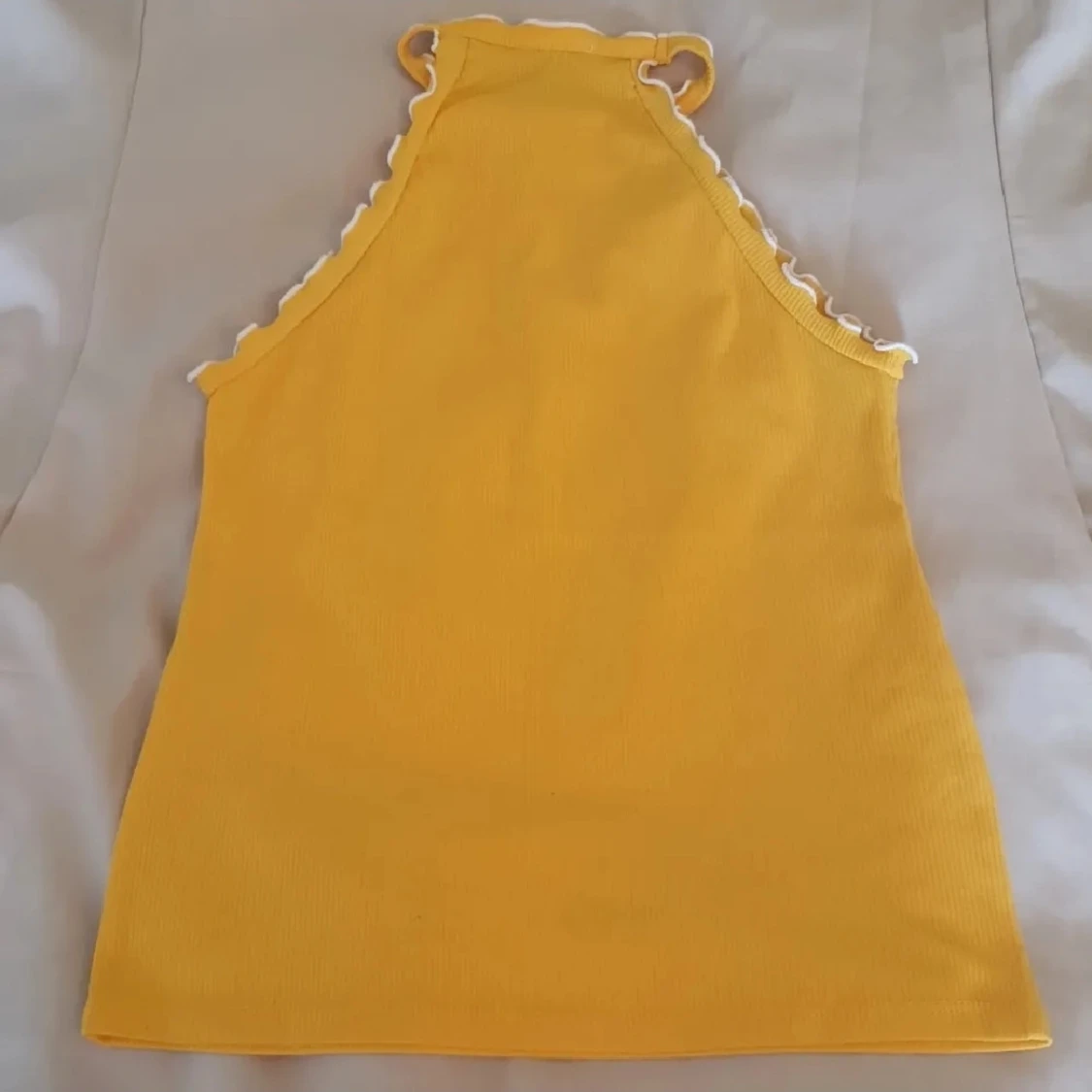 Gul ribbad linnetopp från Zara - 3