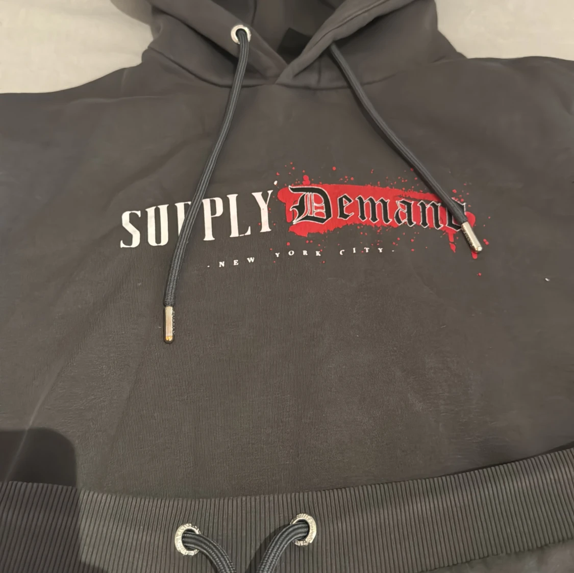 Mörkgrå tracksuit från Supply & Demand - 1