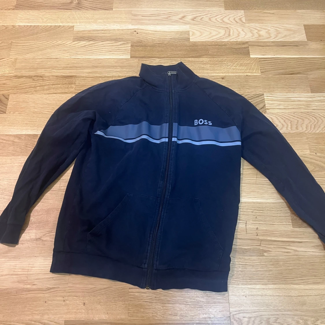 Mörkblå zipjacka från BOSS - 1