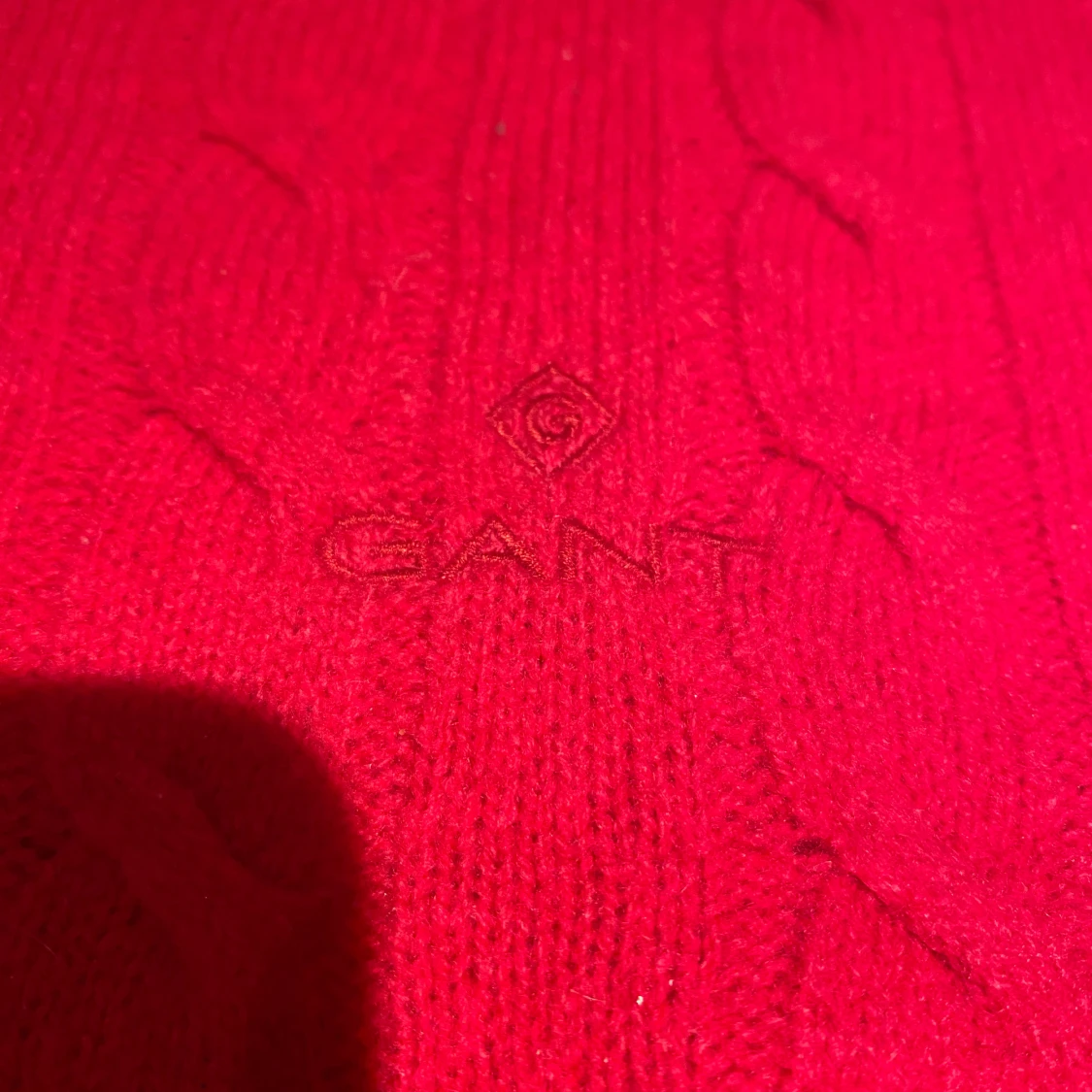 Röd kabelstickad tröja från GANT - 1