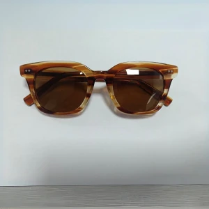 Montén M4 - Tjena, säljer nu dessa riktigt snygga solglasögon som är ett sample för Montén och har sålt ut vanligtvis. Vid minsta lilla fundering så är det bara att höra av sig.   Limited Edition drop, först till kvarn