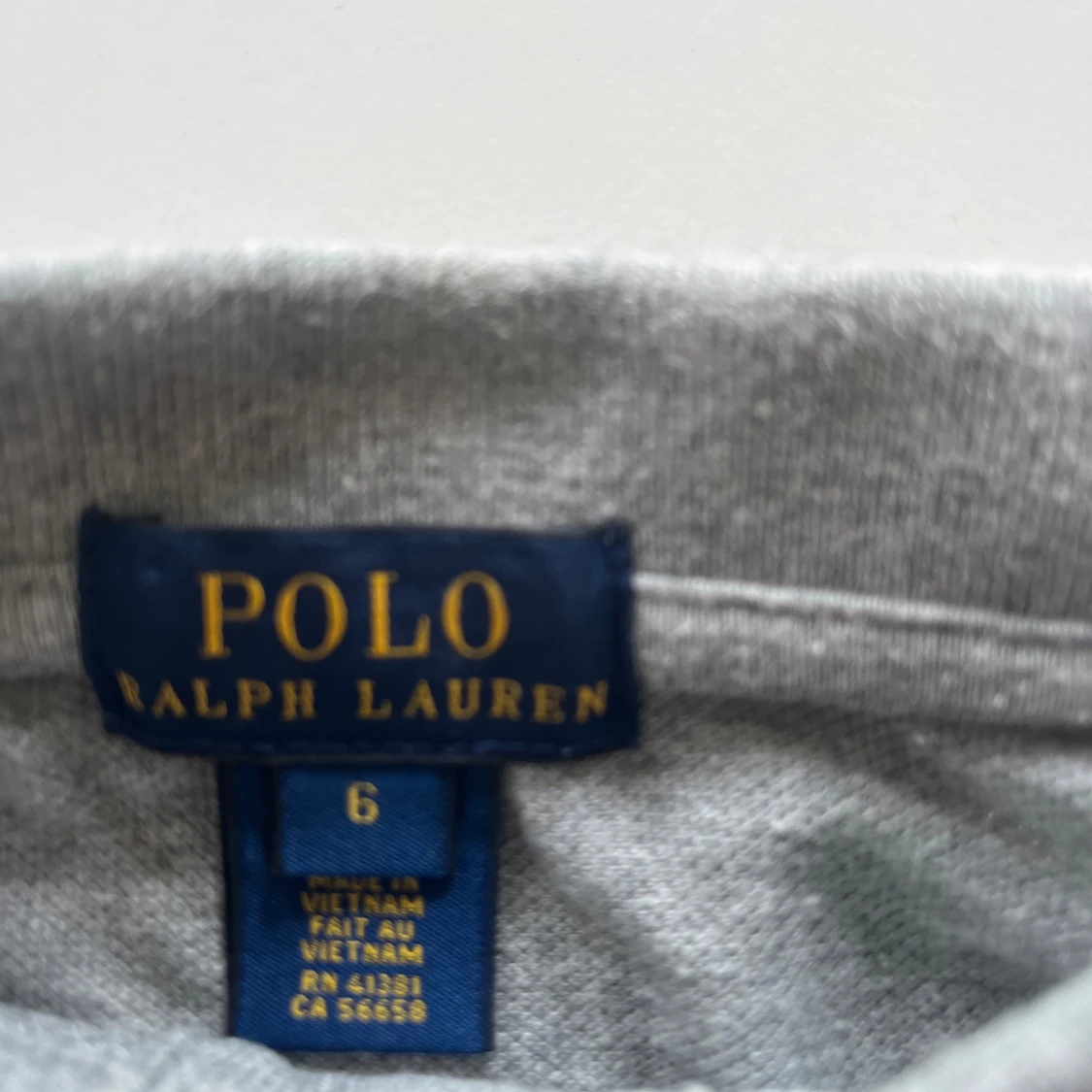 Grå pikétröja från Polo Ralph Lauren - 1