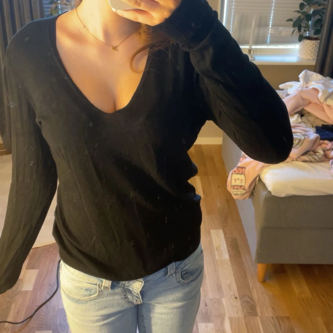 Svart v-ringad tröja