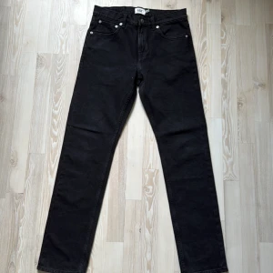 Svarta jeans  - Svarta jeans från Lager - Modell New Classic (Slim Fit, Straight) Använda ett fåtalgånger