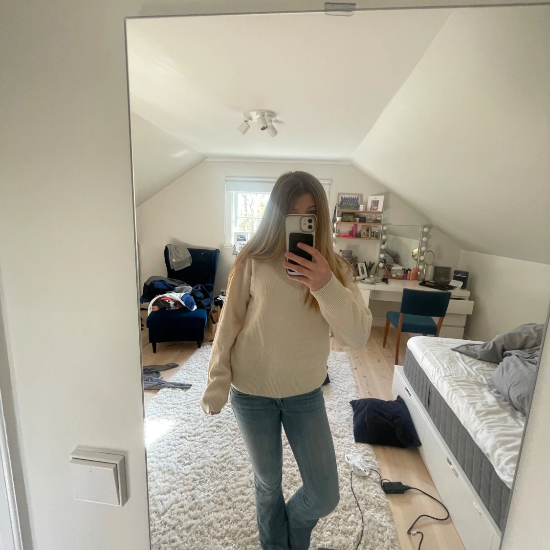 Beige stickad tröja från Uniqlo