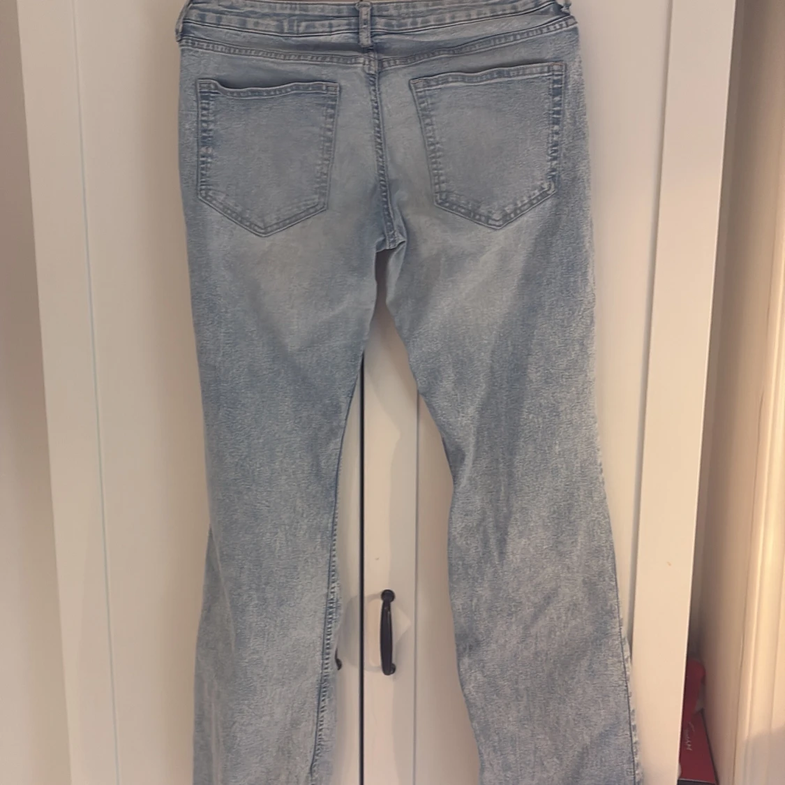 Ljusblå bootcut jeans från Hm - 1