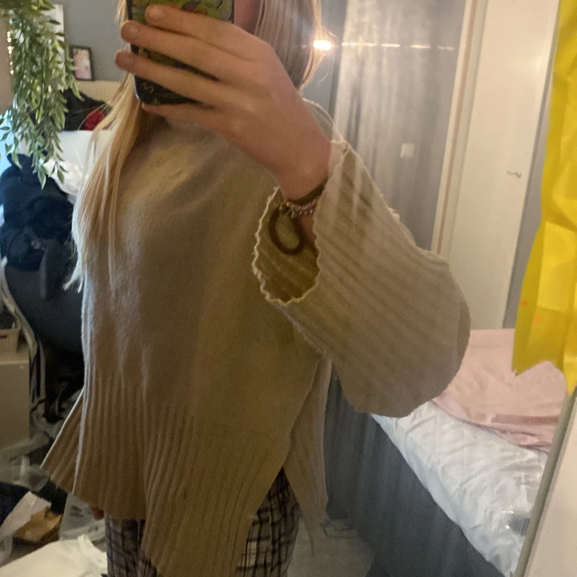 beige stickad ⭐️ - 1