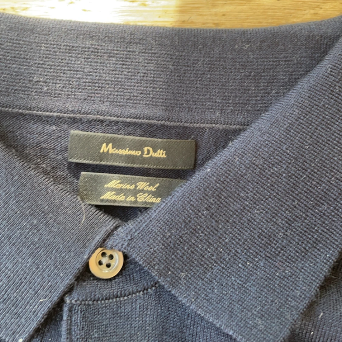 Mörkblå tröja i merinoull från Massimo Dutti - 1