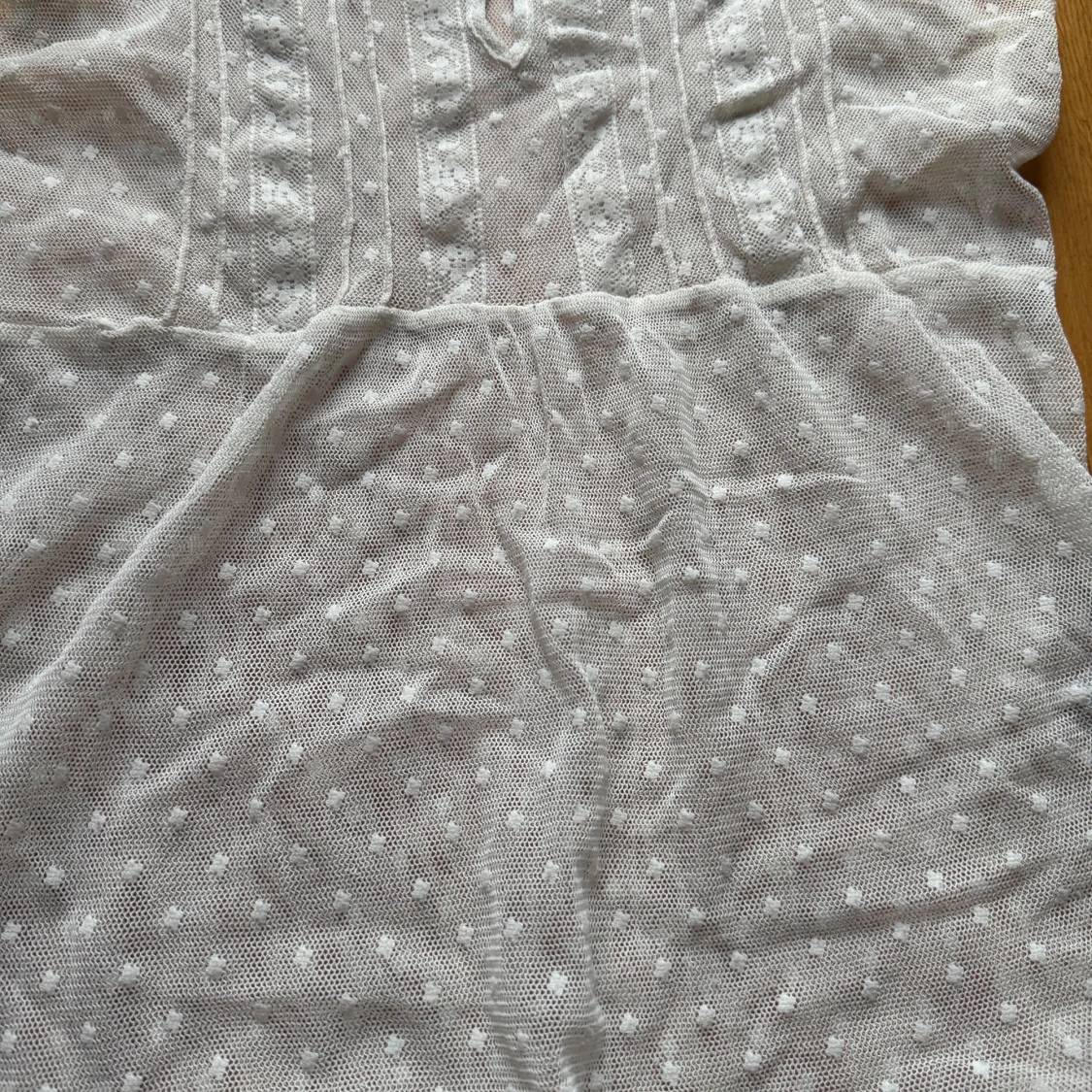 Vintage Vit spetsblus med prickigt mönster - 2