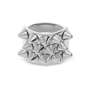  silverring med nitar - Jätte fin ring från Edblad💞Säljer då jag blivit guld istället, storleken är 17,5, skriv om ni har funderingar