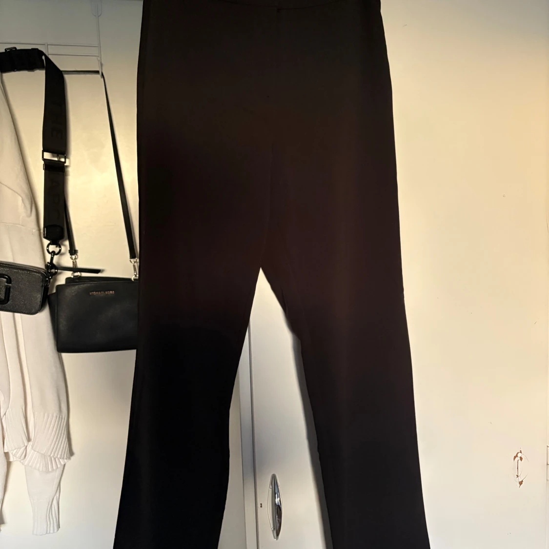 Svarta chinos från Object