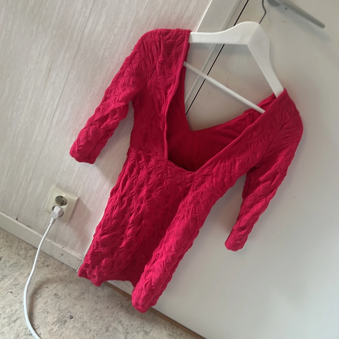 Röd kort klänning från H&M - 1