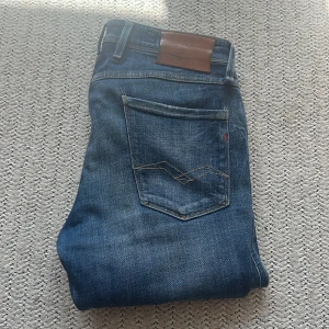 Replay Anbass ( öppen för bud ) - Replay Anbass, helt sprillans nya knappast använda, köpta på Zalando för mindre än 2 veckor sen, vid köp kan du få med en bulk med 4 piker, vid köp från 800kr,lägg ett bud eller köp direkt, MVH// Gotelaborgresell 