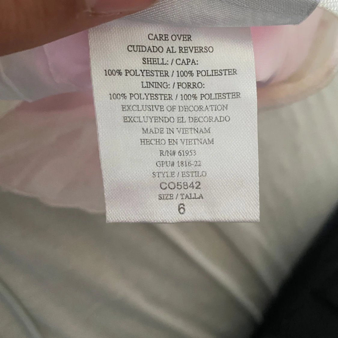 Pastellfärgad spetsklänning från Jona Michelle - 3