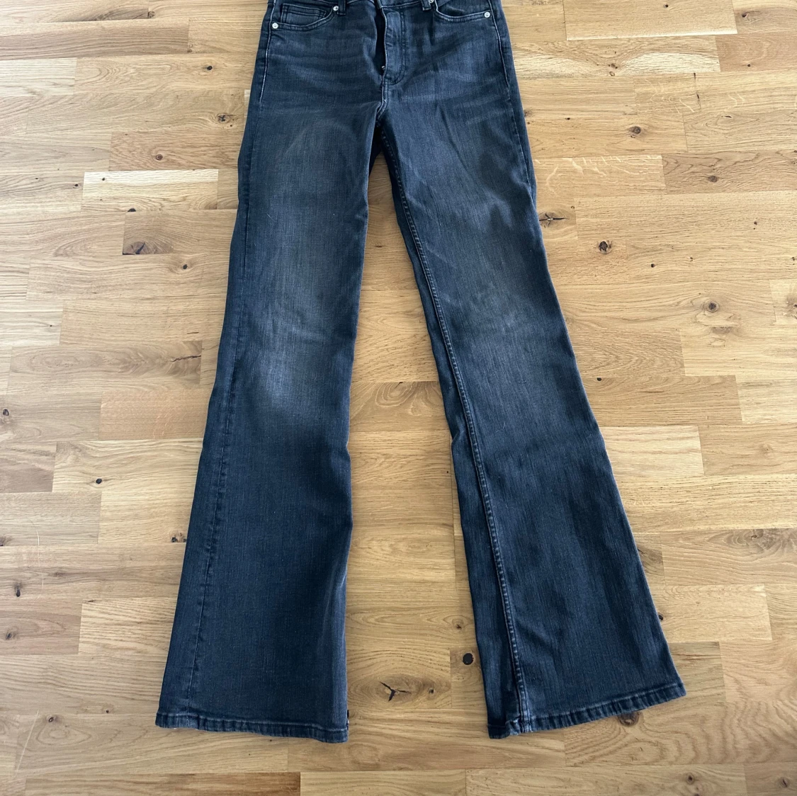 Svarta bootcut jeans från Zara - 1
