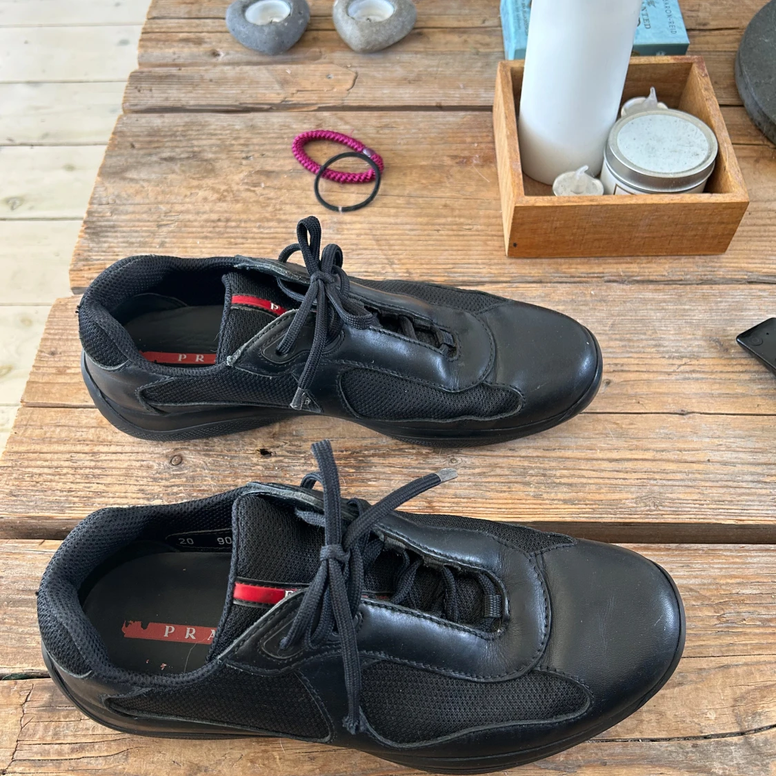 Svarta sneakers från Prada - 1