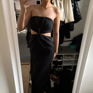 Zara klänning - Aldrig använd, linnematerial