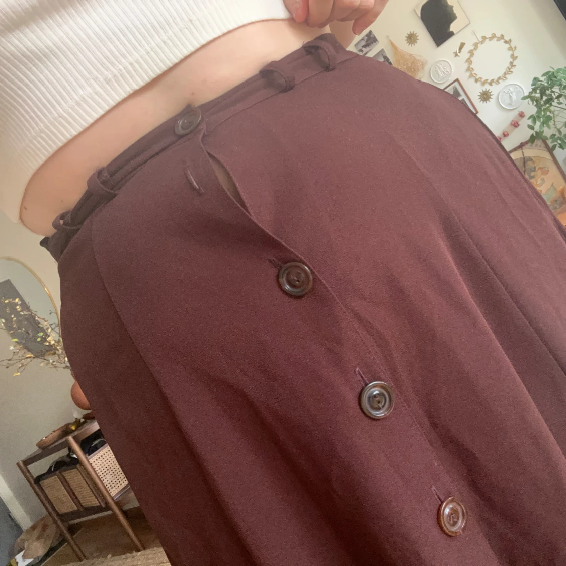 Brun kjol med knappar - 2