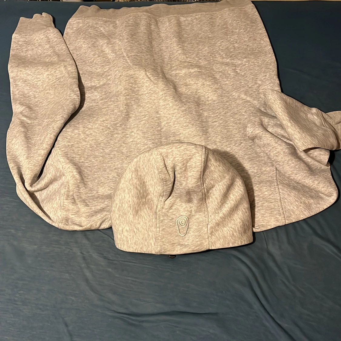 Ljusgrå hoodie från sil racing - 2