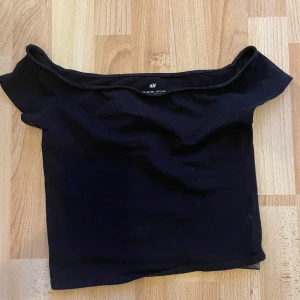 Of shoulder tröja från Hm - Super söt of shoulder tröja från hm. 