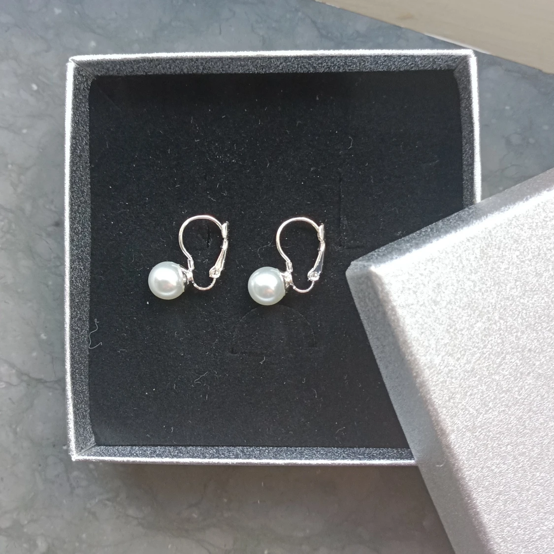 Silverörhängen med pärlor - 1