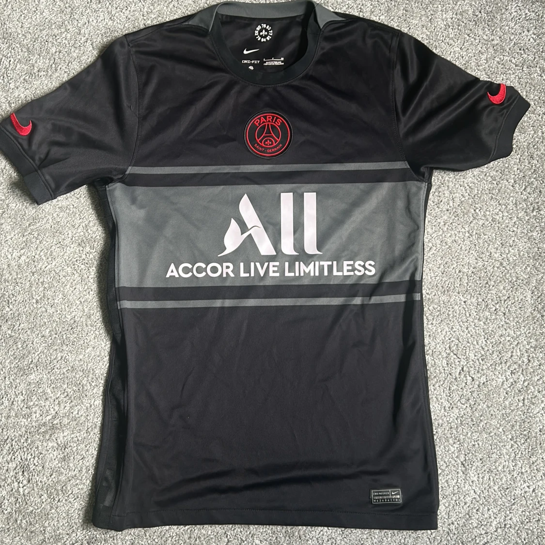 Svart PSG 21/22 fotbollströja från Nike