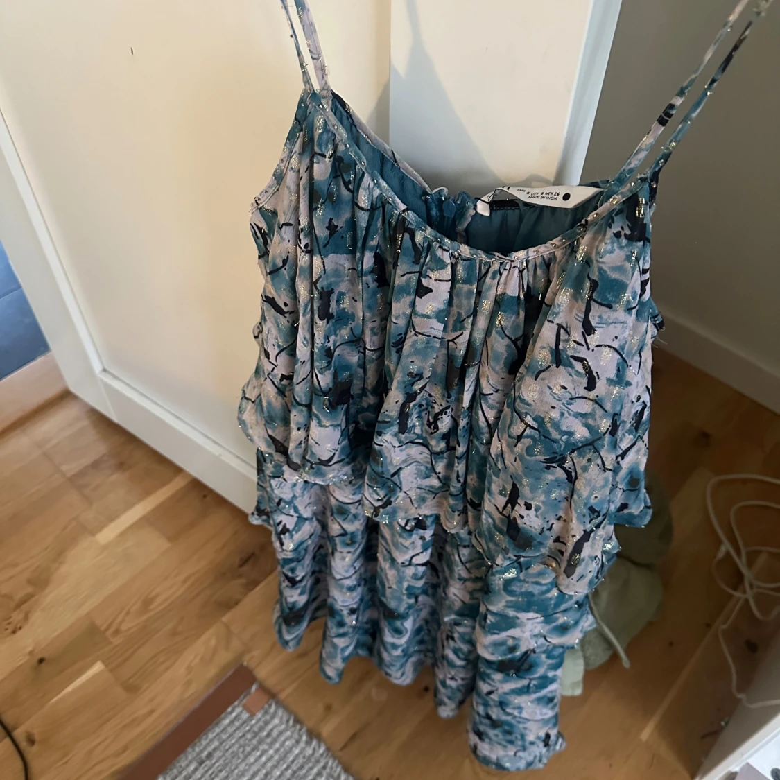 Blommig volangklänning från Zara