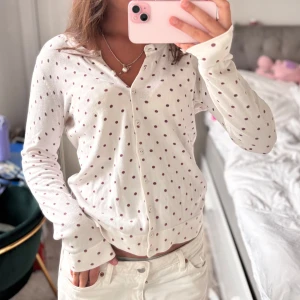 Kofta! - Så snygg prickig kofta