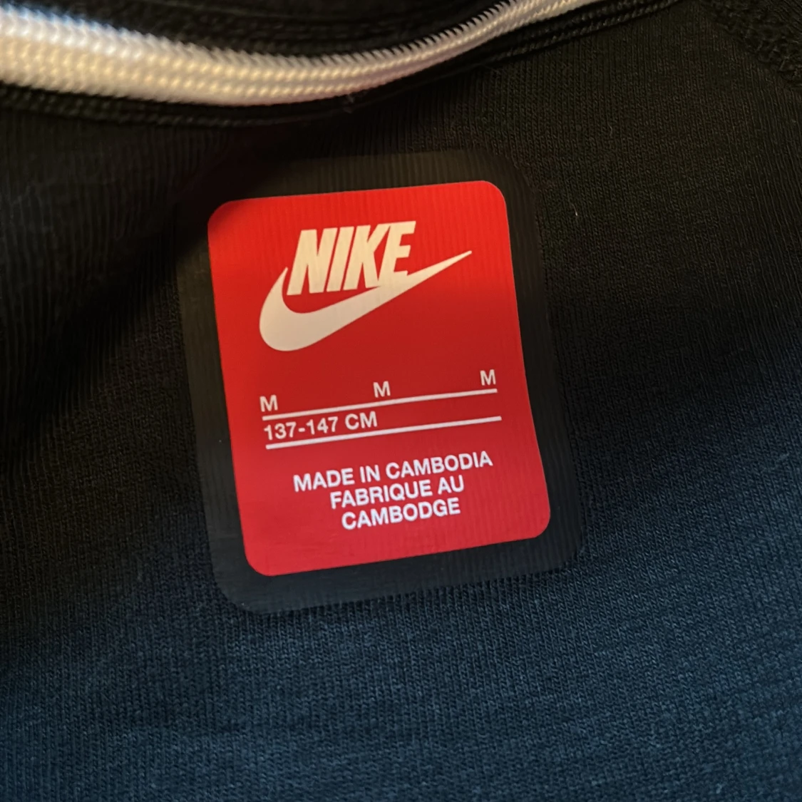 Svart zip hoodie från Nike - 2