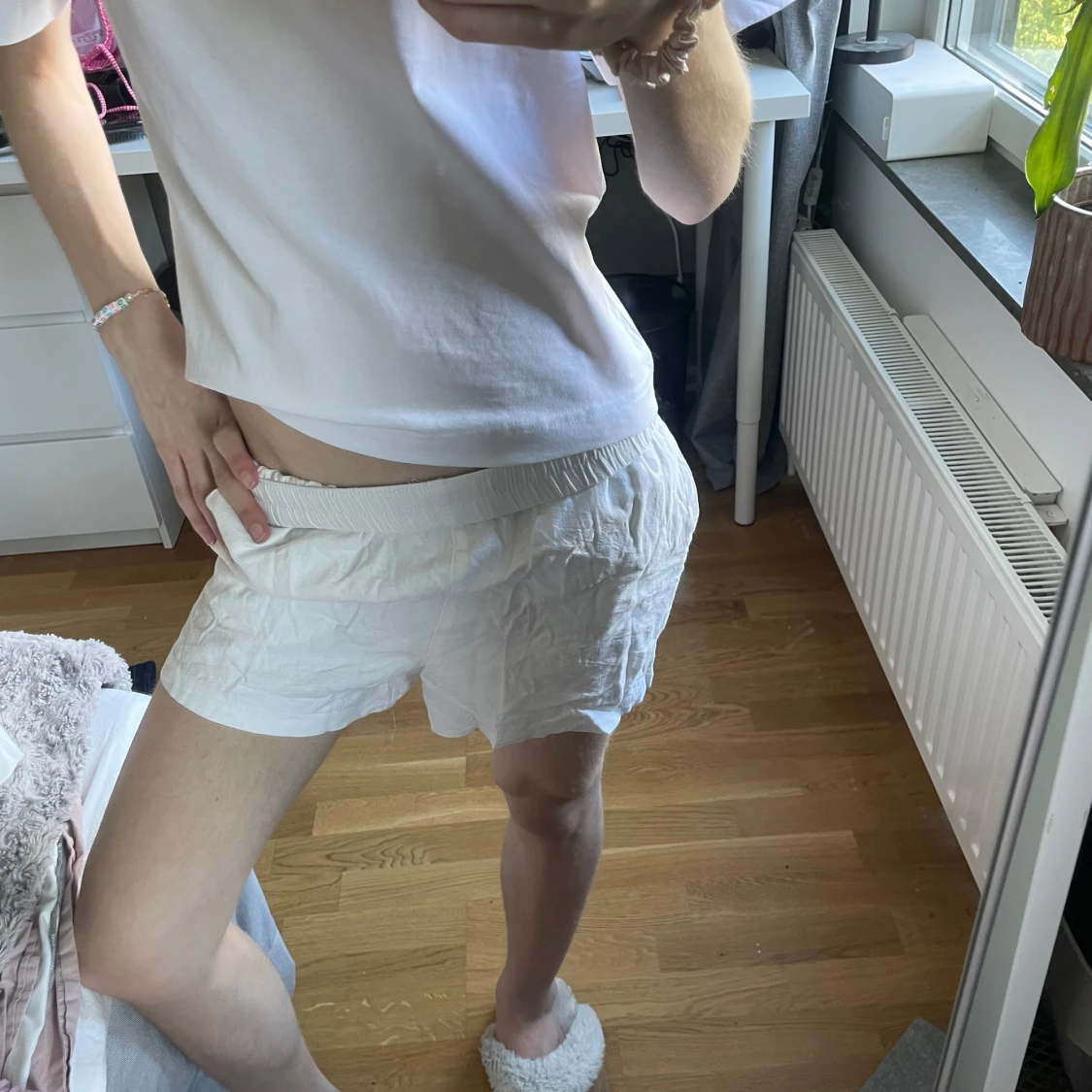 Vita linne shorts med resårmidja