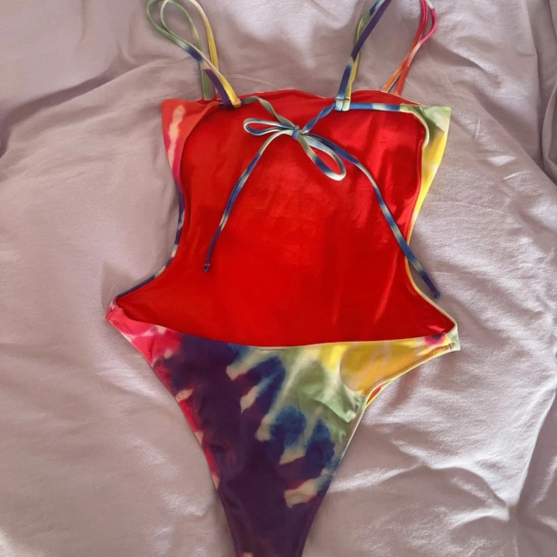 Färgglad baddräkt med batikmönster från Bershka - 1