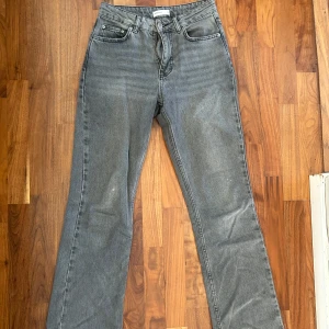 Jeans  - Ett par jeans från Gina. Strl 34.