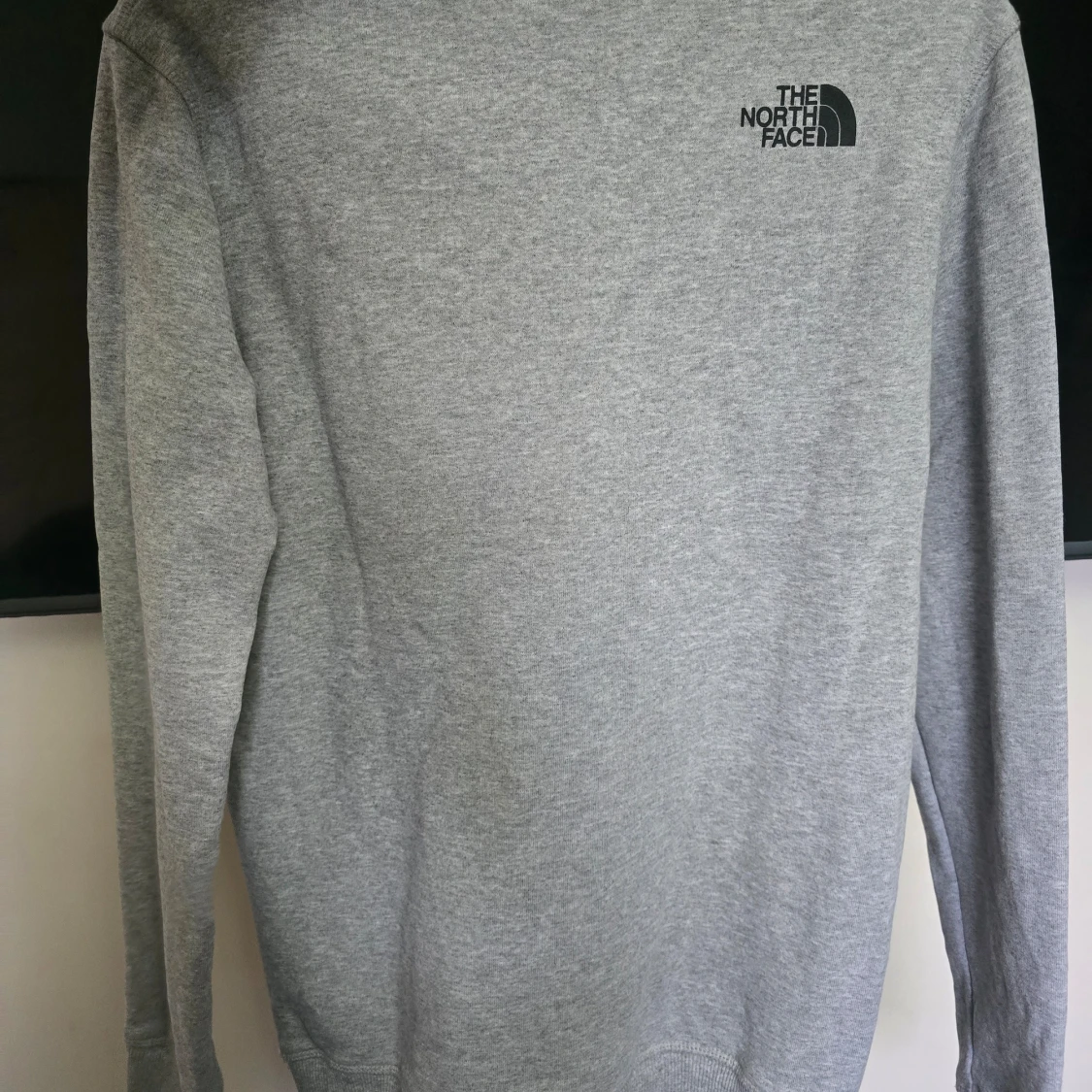 Grå sweatshirt från The North Face - 2