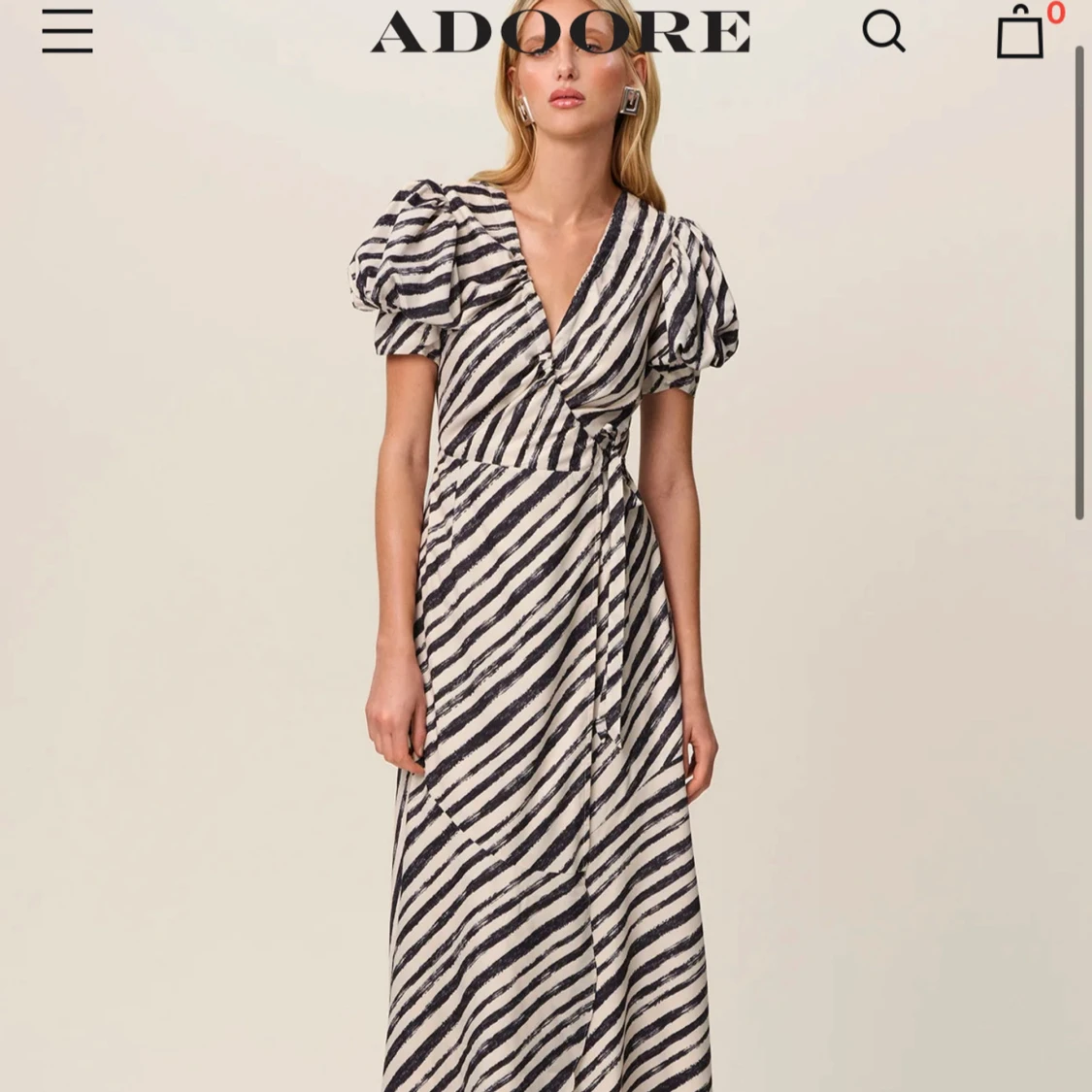 Randig omlottklänning från Adoore