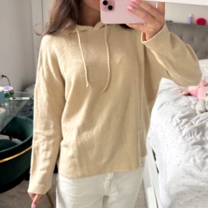 Stickad hoodie!  - Så fin stickad hoodie perfekt till sommarkväll