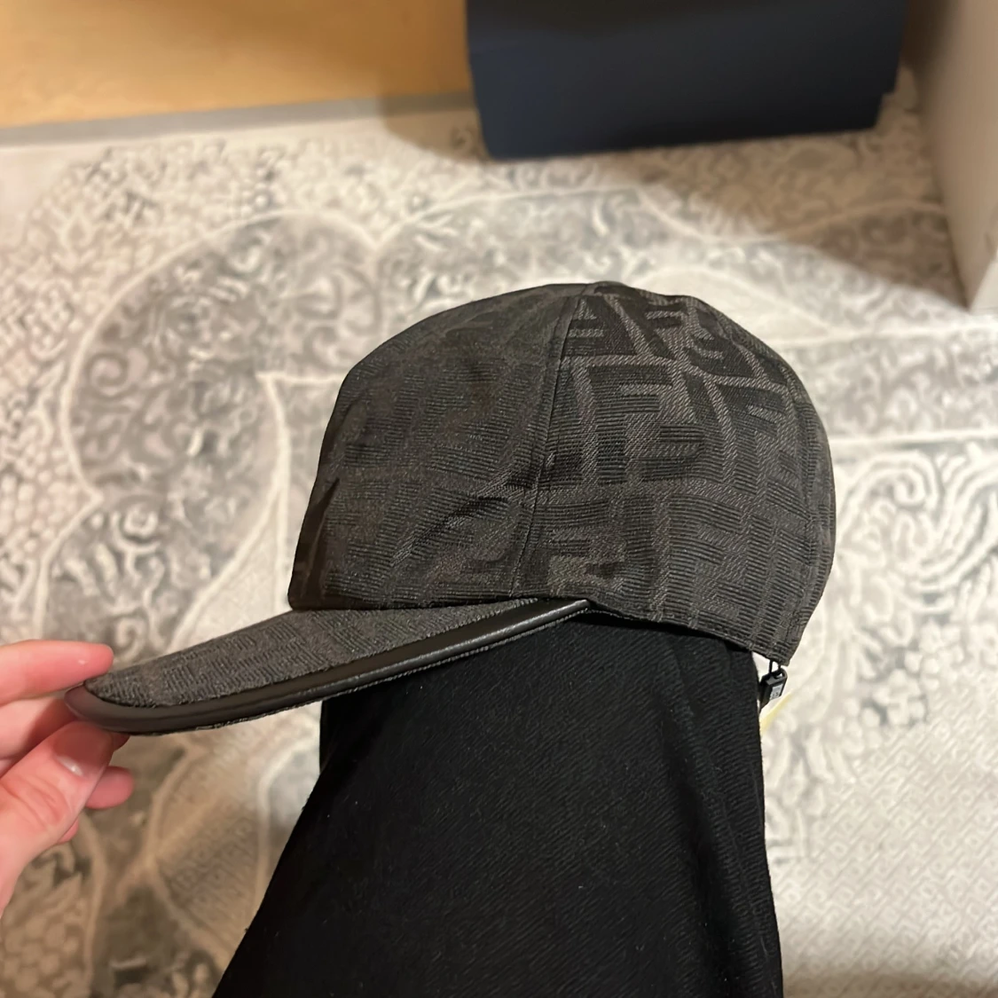 Svart keps från Fendi med monogram - 4