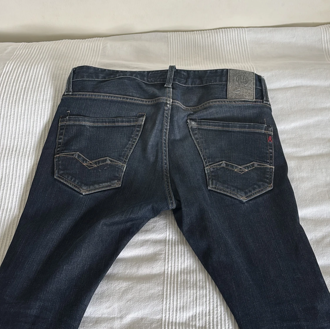 Mörkblå Replay jeans - 2