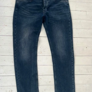 Paul Hunter - Snygga mörkblå jeans från Paul Hunter i nyskick. inga defekter. säljer pågrund av passformen (32/32)