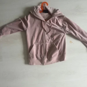 Ljusrosa juicy tröja - säljer ljusrosa juicy tröja stlk S fint skick