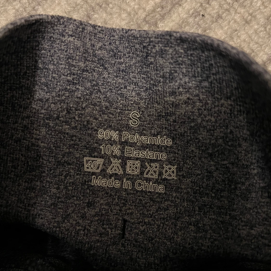 Två par sömlösa träningsshortsi grå och orange  - 2