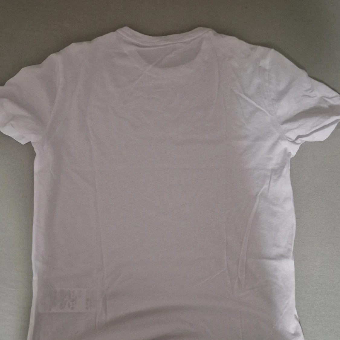 Vit t-shirt från Emporio Armani EA7 - 1